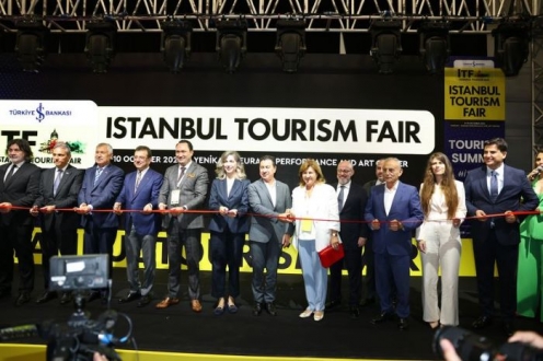 Başkan Lal Denizli İstanbul Turizm Fuarı’nda konuştu: Çeşme’yi deniz-kum-güneş olarak görüyorlar