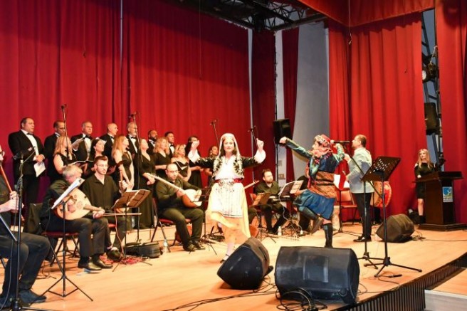 Çeşme Belediyesi Türk Halk Müziği Korosu Fethiye’de büyüledi