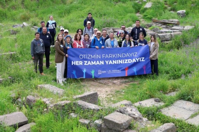 Çeşme Belediyesinden otizm farkındalık yürüyüşü