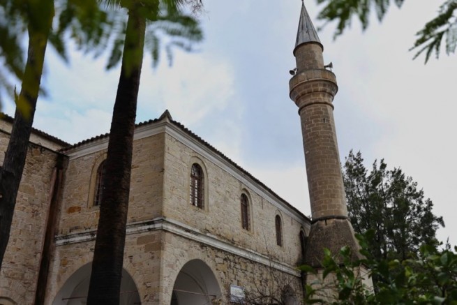 Çeşme Belediyesinden Ramazan öncesi camilerde kapsamlı temizlik