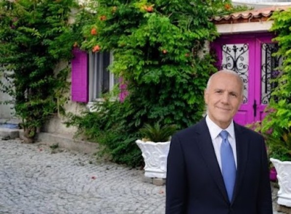 SEVENLERİ UĞURLADI