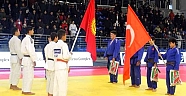 BİŞKEK’TE İZMİR RÜZGARI ESTİ!