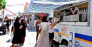 Çeşme Belediyesi aşure dağıttı
