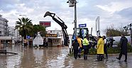 Çeşme Belediyesinden olağanüstü yağışa olağanüstü müdahale