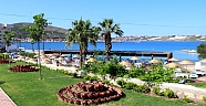Çeşme Tekke Plajı ve Restoranı ziyaretçilerini bekliyor 
