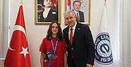 Egeli Genç Yüzücü başarıya doymuyor
