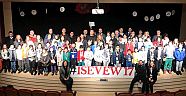 İZMİR SEV’İN TEKNOLOJİ ATÖLYELERİ İKİ KUŞAĞI BULUŞTURDU