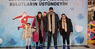 İzmirliler buz pistinde sevgililer gününü kutladı