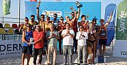Uluslararası plaj voleybolunun kalbi Çeşme’de attı: