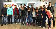 YÜZEREK HAYATA BAĞLANIYORLAR